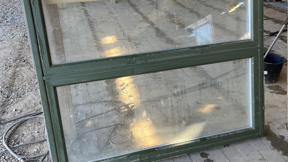 Rationel vindue - B: 150,5 cm L: 169,5 cm. Pris: 1.600 kr. Træ/alu - grøn Produktnr. V1
